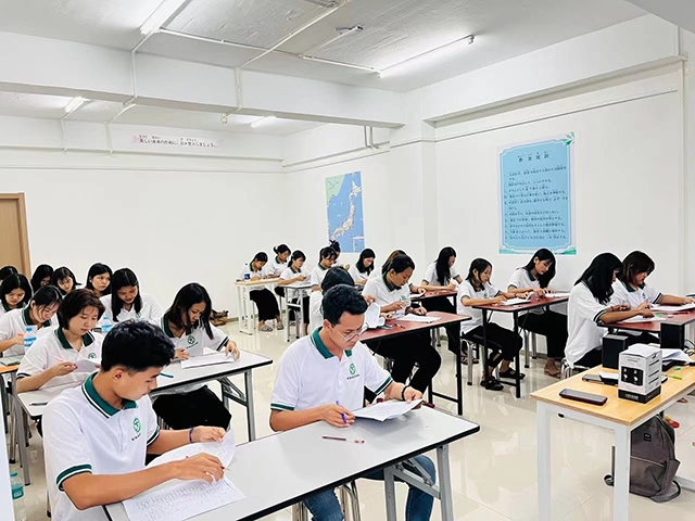info_student_1_1.jpg